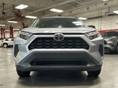 Used 2024 Toyota RAV4 XLE w/ Convenience Package FWD image 3