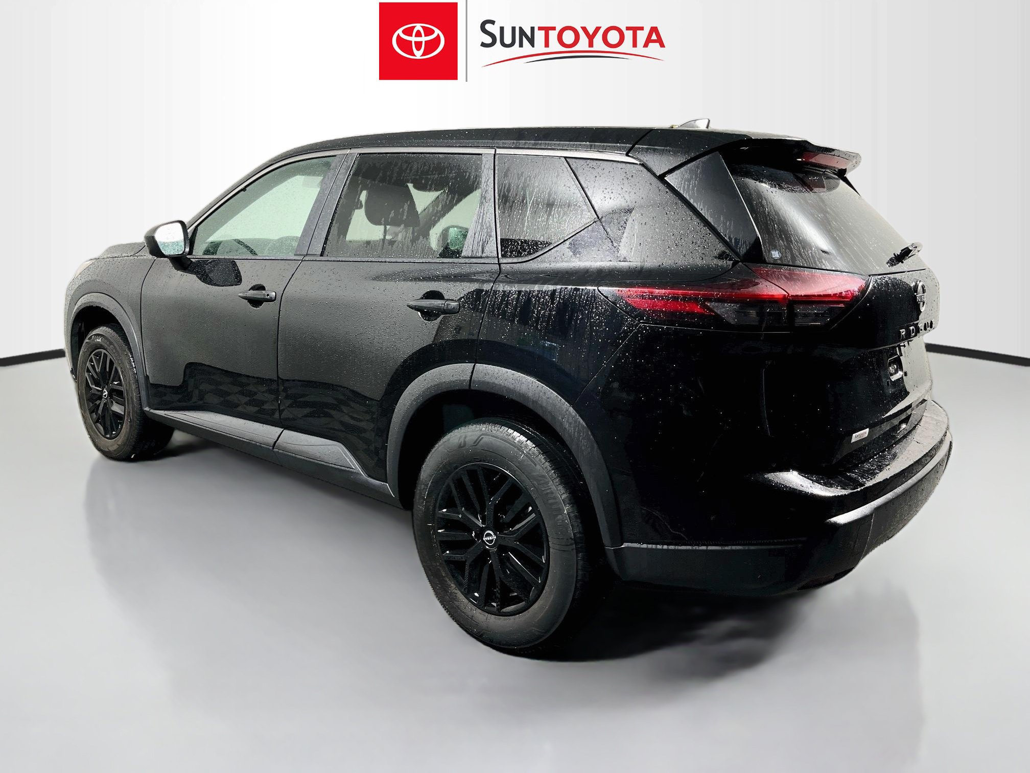 Used 2024 Nissan Rogue S FWD image 6