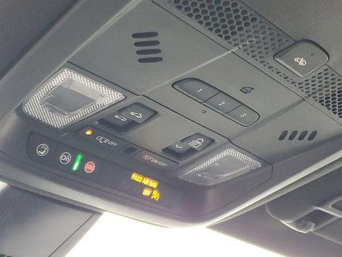 Used 2023 Cadillac XT6 Premium Luxury w/ Technology Package image 23