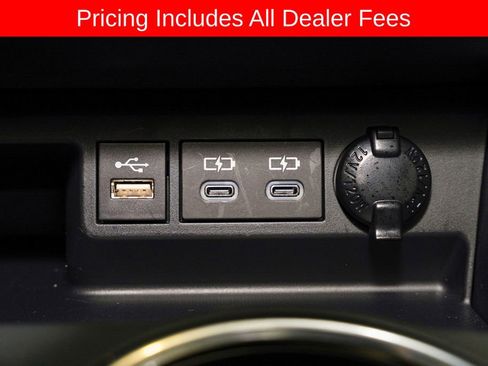 Used 2025 Toyota Highlander XSE AWD/4WD image 19