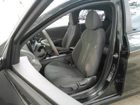 Used 2022 Hyundai Elantra SEL FWD image 13
