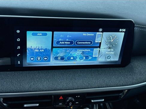 Used 2025 Nissan Kicks SV AWD/4WD image 7