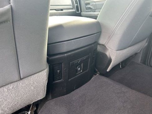 Used 2017 RAM 1500 Classic SLT w/ SLT Plus D￩cor Group image 33