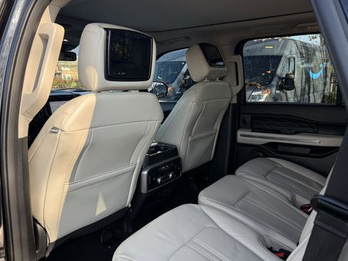 Used 2021 Ford Expedition Platinum image 31