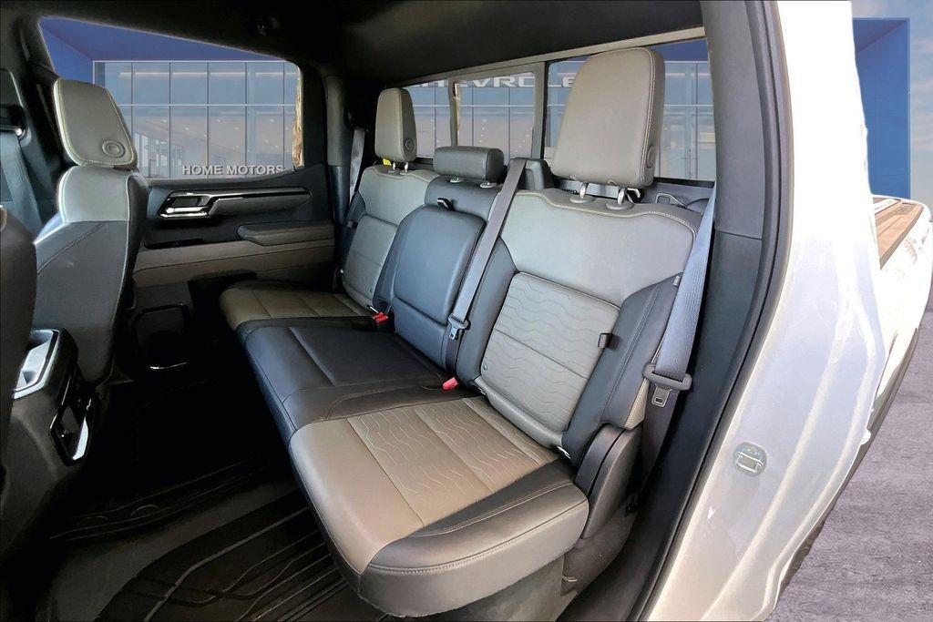 Used 2023 Chevrolet Silverado 1500 ZR2 w/ Technology Package AWD/4WD image 19