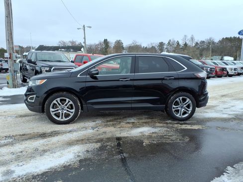 Used 2018 Ford Edge Titanium image 2