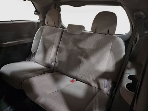 Used 2017 Toyota Sienna LE image 20