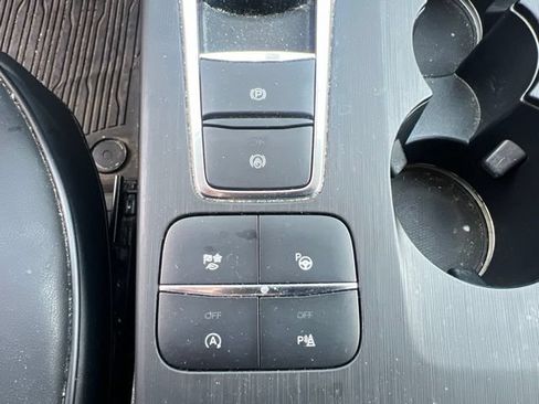 Used 2020 Ford Escape Titanium AWD/4WD image 33