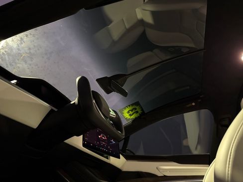 Used 2023 Tesla Model X image 22