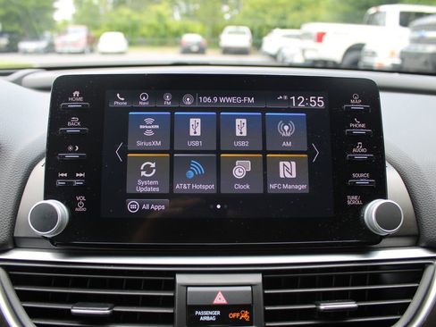 Used 2018 Honda Accord Touring image 24