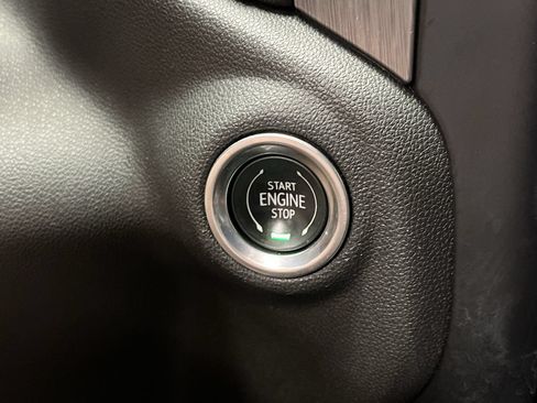 Certified 2019 GMC Sierra 1500 Denali w/ Technology Package AWD/4WD image 22