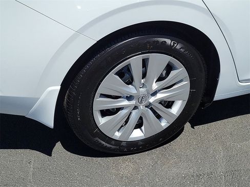 New 2025 Nissan Sentra S image 3