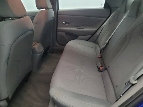 Used 2021 Hyundai Elantra SE image 18