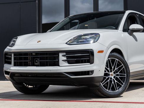 Certified 2026 Porsche Cayenne Coupe image 7