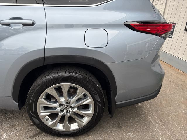 Used 2022 Toyota Highlander Limited AWD/4WD image 28