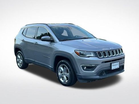 Used 2017 Jeep Compass Latitude w/ Popular Equipment Group AWD/4WD image 9