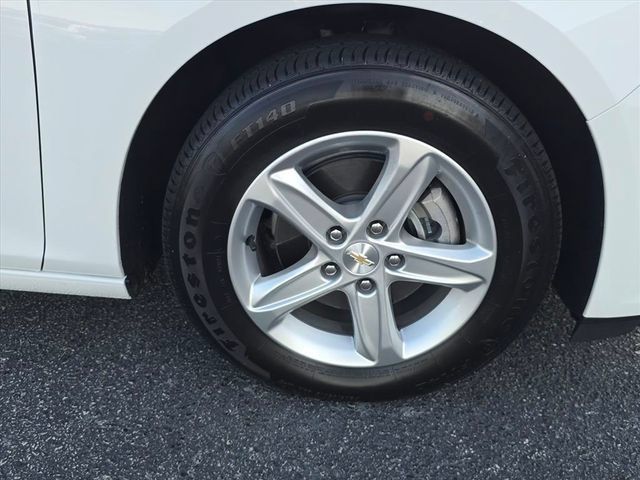 Certified 2025 Chevrolet Malibu LS FWD image 35