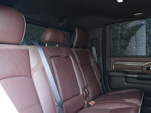Used 2025 RAM 2500 Limited AWD/4WD image 36