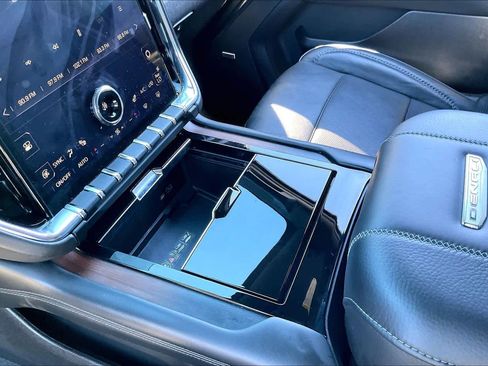 Certified 2025 GMC Yukon Denali image 16