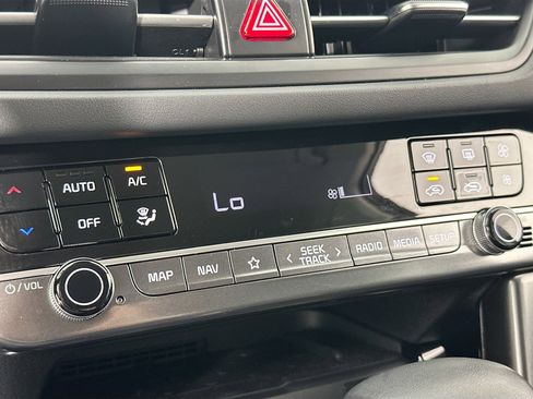 Used 2025 Kia Seltos EX image 16