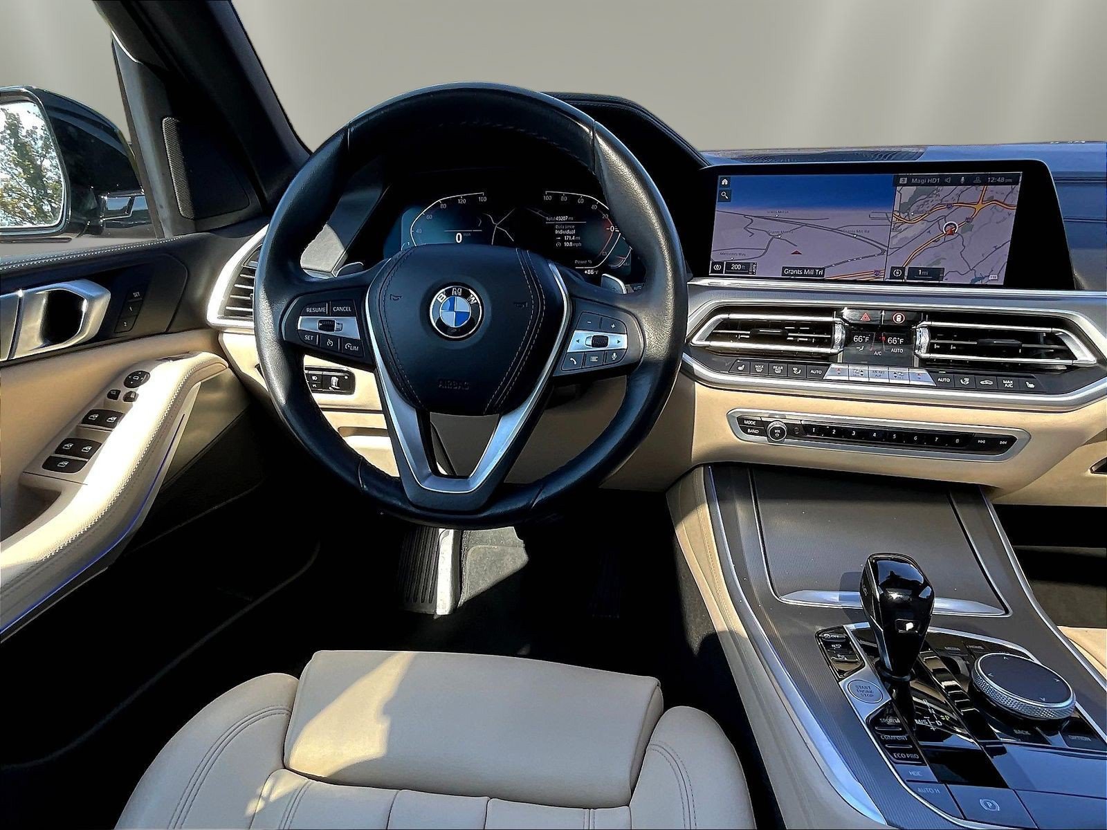 Used 2022 BMW X5 xDrive40i w/ Premium Package AWD/4WD image 10