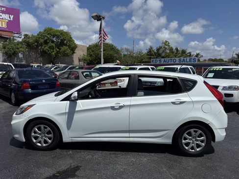 Used 2012 Hyundai Accent GS image 4