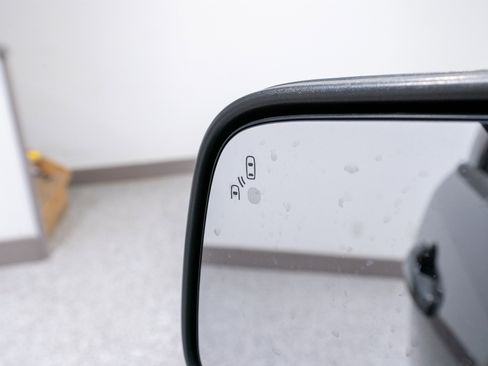 Used 2019 Ford Explorer XLT w/ Equipment Group 202A image 13