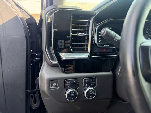 Used 2023 GMC Sierra 1500 SLT w/ SLT Premium Package AWD/4WD image 30