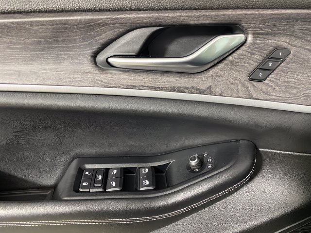 Used 2023 Jeep Grand Cherokee Limited AWD/4WD image 14