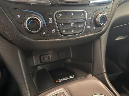Used 2018 Chevrolet Equinox Premier AWD/4WD image 13