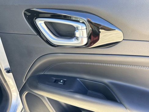 New 2026 Jeep Compass Latitude image 21