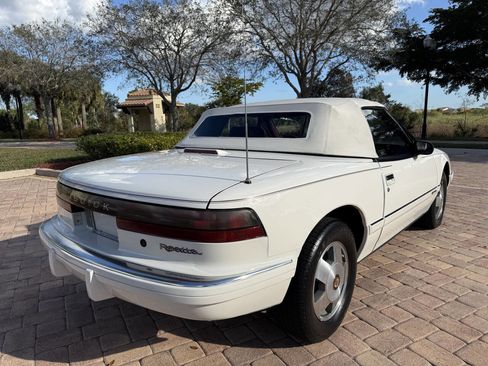 Used 1990 Buick Reatta Convertible image 3