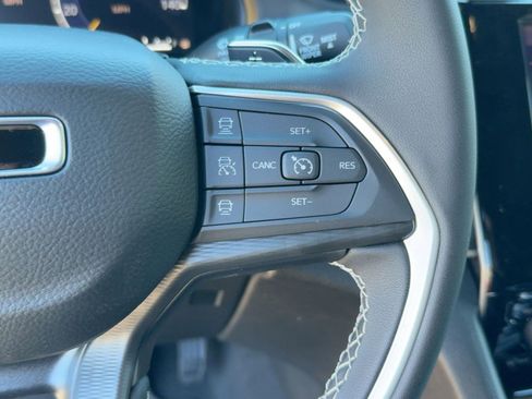 New 2025 Jeep Grand Cherokee L Laredo image 28