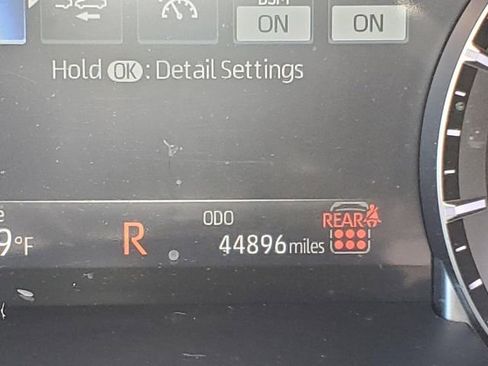 Used 2024 Toyota Highlander LE image 31