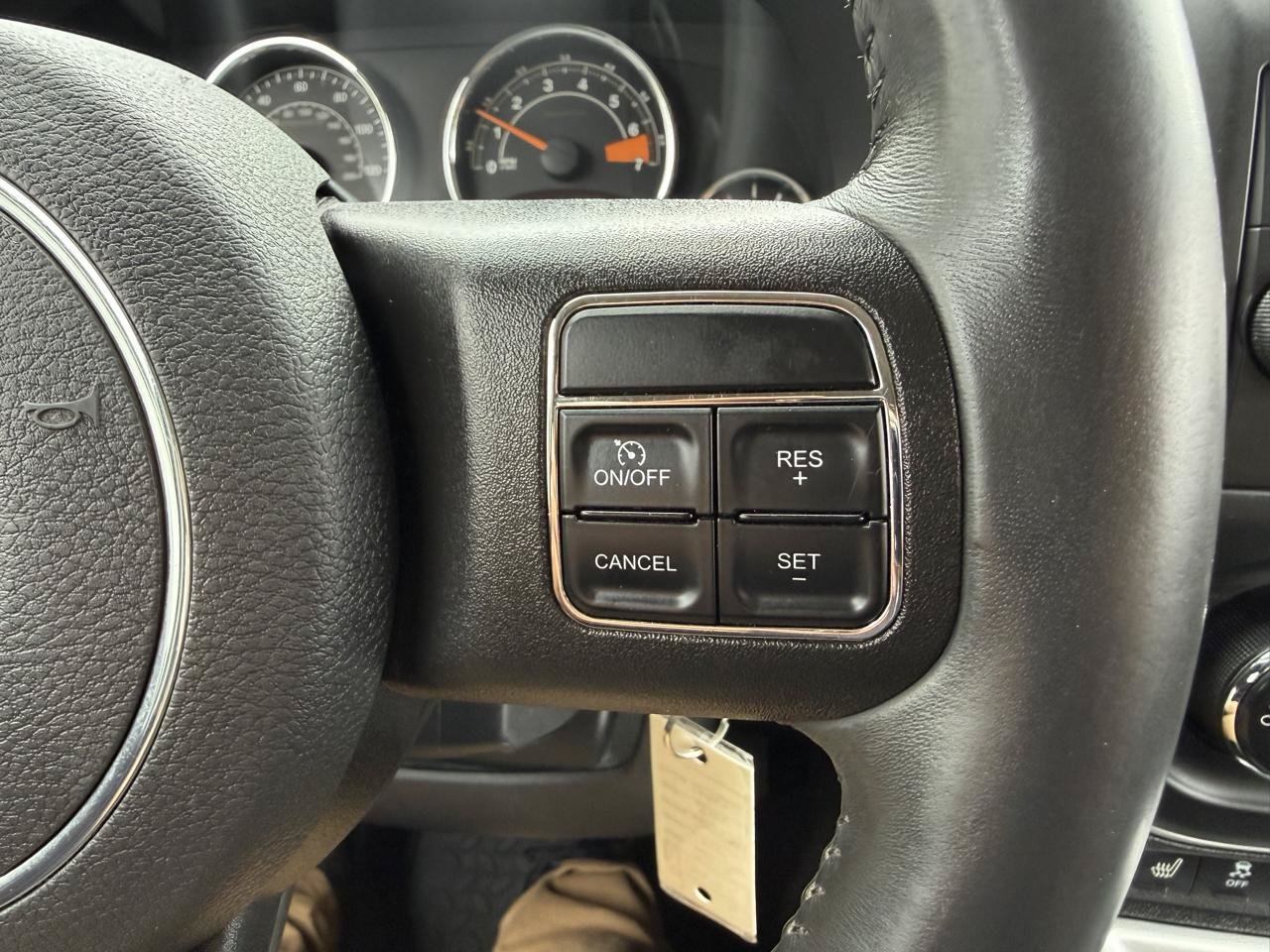 Used 2014 Jeep Compass Latitude w/ All Weather Capability Group AWD/4WD image 24