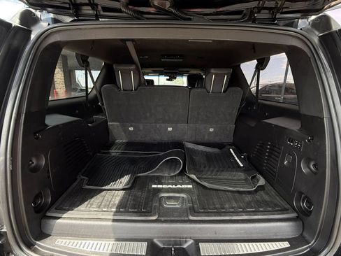 Used 2018 Cadillac Escalade ESV Platinum AWD/4WD image 31