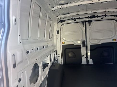 New 2025 Ford Transit 250 Low Roof image 27