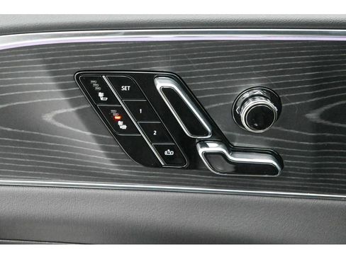 New 2026 Cadillac Lyriq Luxury image 15