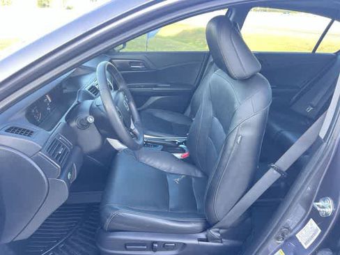 Used 2015 Honda Accord Touring image 11
