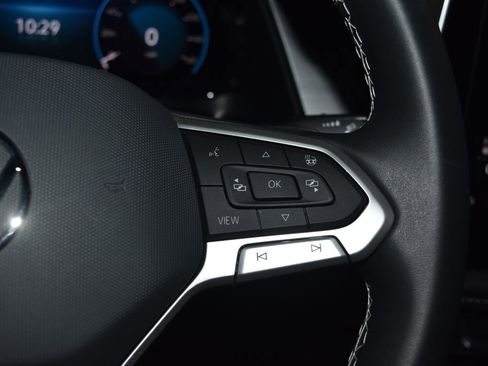 Used 2024 Volkswagen Atlas Cross Sport SE image 9