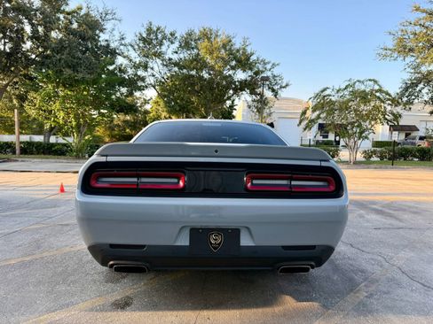 Used 2022 Dodge Challenger R/T w/ Plus Package image 17