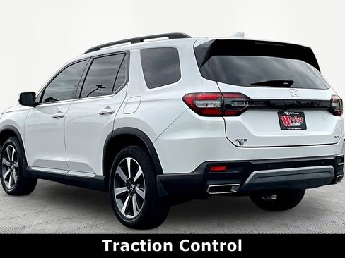 Used 2025 Honda Pilot Elite image 4