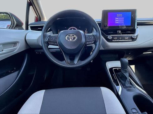 Used 2026 Toyota Corolla LE FWD image 6