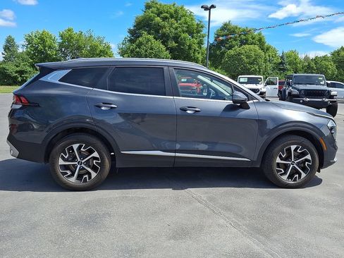 Used 2023 Kia Sportage EX AWD/4WD image 7