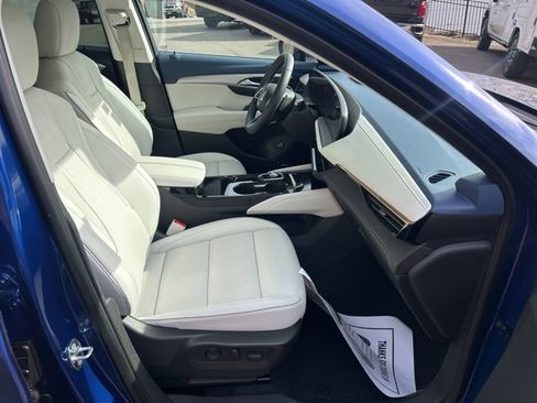 Used 2025 Buick Envision Avenir image 7