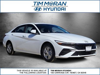 New 2025 Hyundai Elantra SE