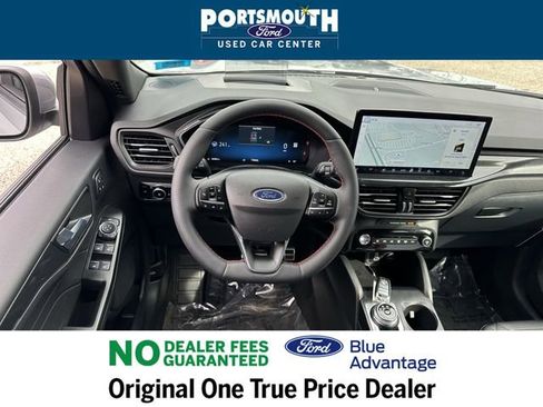 Used 2024 Ford Escape ST-Line Elite w/ Premium Technology Package image 7