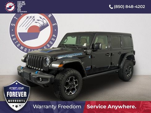 Used 2023 Jeep Wrangler Unlimited Rubicon 4xe w/ Cold Weather Group AWD/4WD image 2