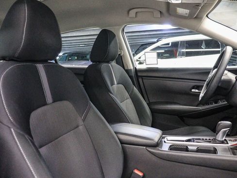 Used 2025 Nissan Sentra SV FWD image 16