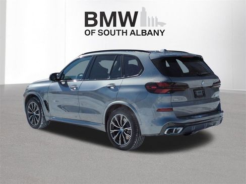 New 2026 BMW X5 M60i w/ Climate Comfort Package image 4